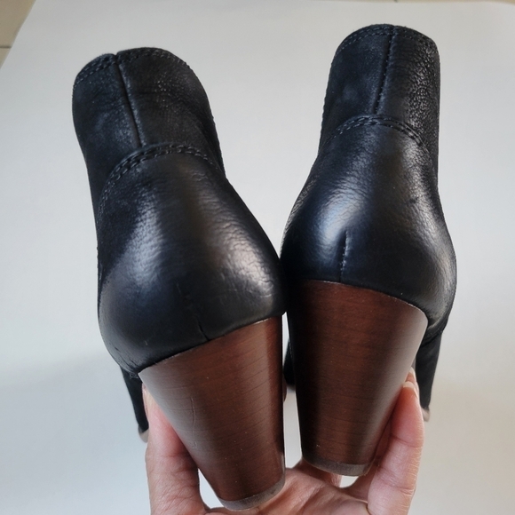 Frye Reyna Cut Out ancke booties size 7. - Picture 7 of 12
